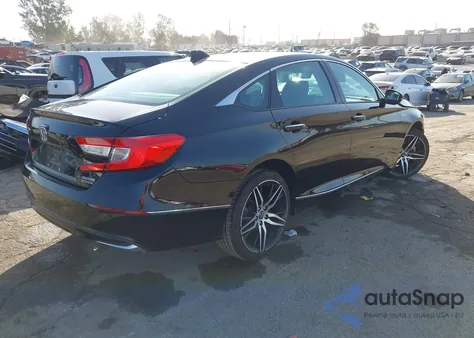 2021 Honda Accord Hybrid Touring z USA, uszkodzony, nr VIN 1HGCV3F96MA018882
